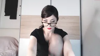 alycetn Stunning brunette