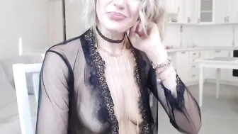 alexiangel  cam girl  masturbates shaved vagina