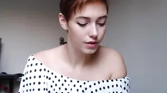 alicen0 thick blonde body masturbates pussy