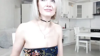 alexiangel beautiful lady gently masturbates pussy