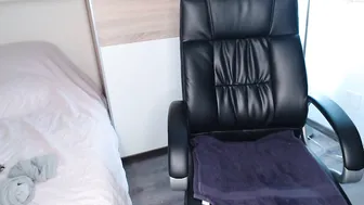 alycetn busty chick jerks off her phallus