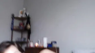 alicen0 great girl fucks shaved cunt