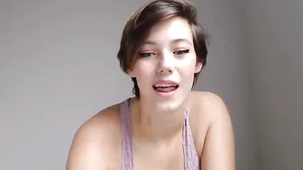 alicen0 naughty bitch massages juicy holes