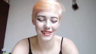 alicen0 Busty chick