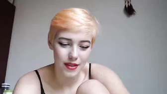 alicen0 Busty chick