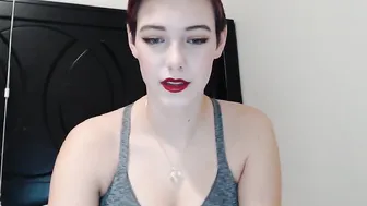 alicen0 with a toy in the pussy