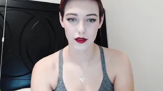 alicen0 with a toy in the pussy