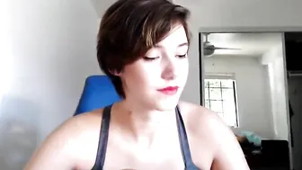 alicen0 cute chick gently pulls pussy