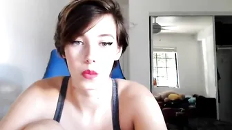 alicen0 cute chick gently pulls pussy