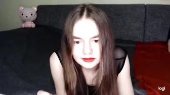 alex_jane black-haired confused - having fun in fries