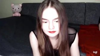 alex_jane black-haired confused - having fun in fries