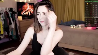 _blackbee_ plump little devil gently massages pussy