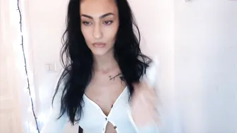 4candychris passionately jerking off her wet cunt