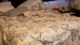 bigthingss cute slut fucks himself in the ass