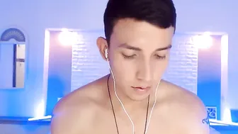 aaronmagnum sexy slut