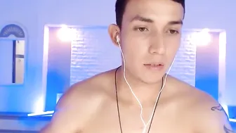 aaronmagnum sexy slut