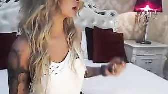 blakkittyxx with a toy in the pussy