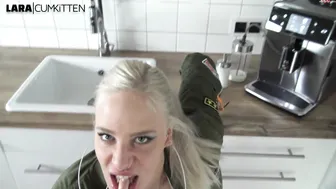 Lara CumKitten luscious babes lick cunt in pose