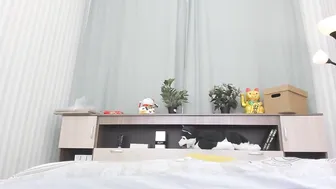 dianaholiday adorable  cam girl  pulls clit