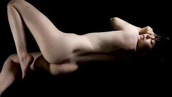 mindvoiding cute girl pulls sex lips