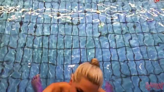 schnuggie91 smeared her incredibly hot body with oil