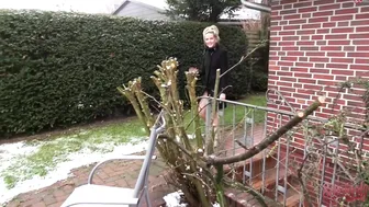 schnuggie91 gorgeous chick jerks off her pussy with phallus