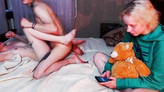 blacklily01 little one, few two. she begins to introduce almost the whole hand into her pussy.