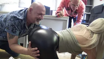 Lara CumKitten vicious girl relish fingers with herself