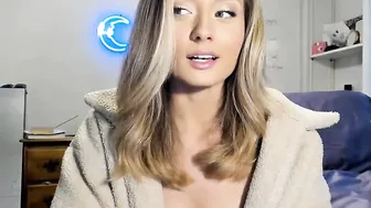 bijoux__blue attractive blonde fucking herself with fingers