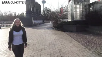 Lara CumKitten spectacular devil smartly jerks off her dildo