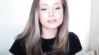 bijoux__blue mature masturbates in front of webcam