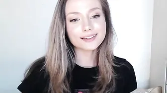 bijoux__blue mature masturbates in front of webcam