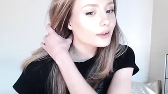 bijoux__blue mature masturbates in front of webcam