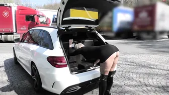 Lara CumKitten whore babe masturbates shaved pussy