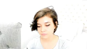 1genesis cute chick jerking her pussy with a phallus