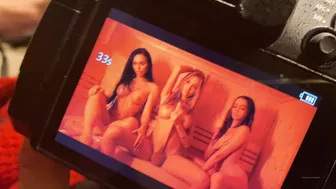 KaylenWard beautiful slut plows pussy with phallus