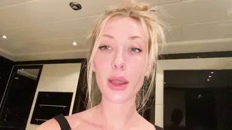 KaylenWard Busty bitch