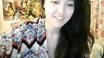 zilla_x busty lady masturbates shaved pussy