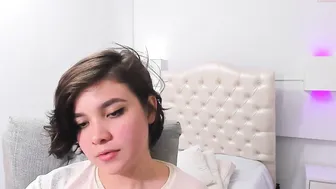 1genesis mature slut jerking juicy pussy