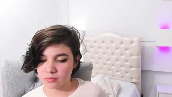 1genesis mature slut jerking juicy pussy