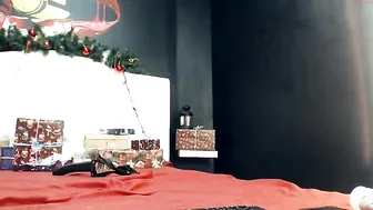 lily_monster with black toy