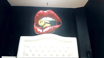 lily_monster skinny squirt stretches the vagina