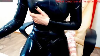 lily_monster crazy slut shows off saggy tits