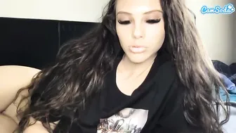 ianaxo greedily fucks her pussy