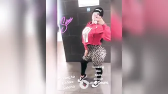 Sandra Latina pretty woman pervertedly poops