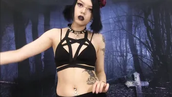 korpsekitten Charming coquette
