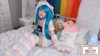 Lewd Lychee fluffy harlot fucks pussy with phallus