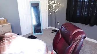 wife_layla pulls pussy to orgasm
