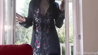 Mrs Mischief busty blonde is sucking a pussy