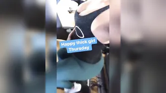 Sandra Latina fat chick fucks cunt with phallus